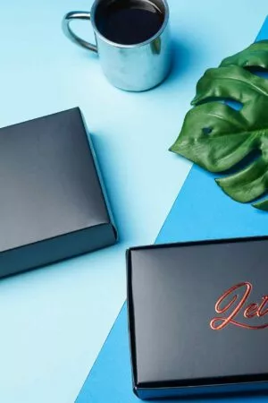 EXCLUSIVE BOX "Let's taat"