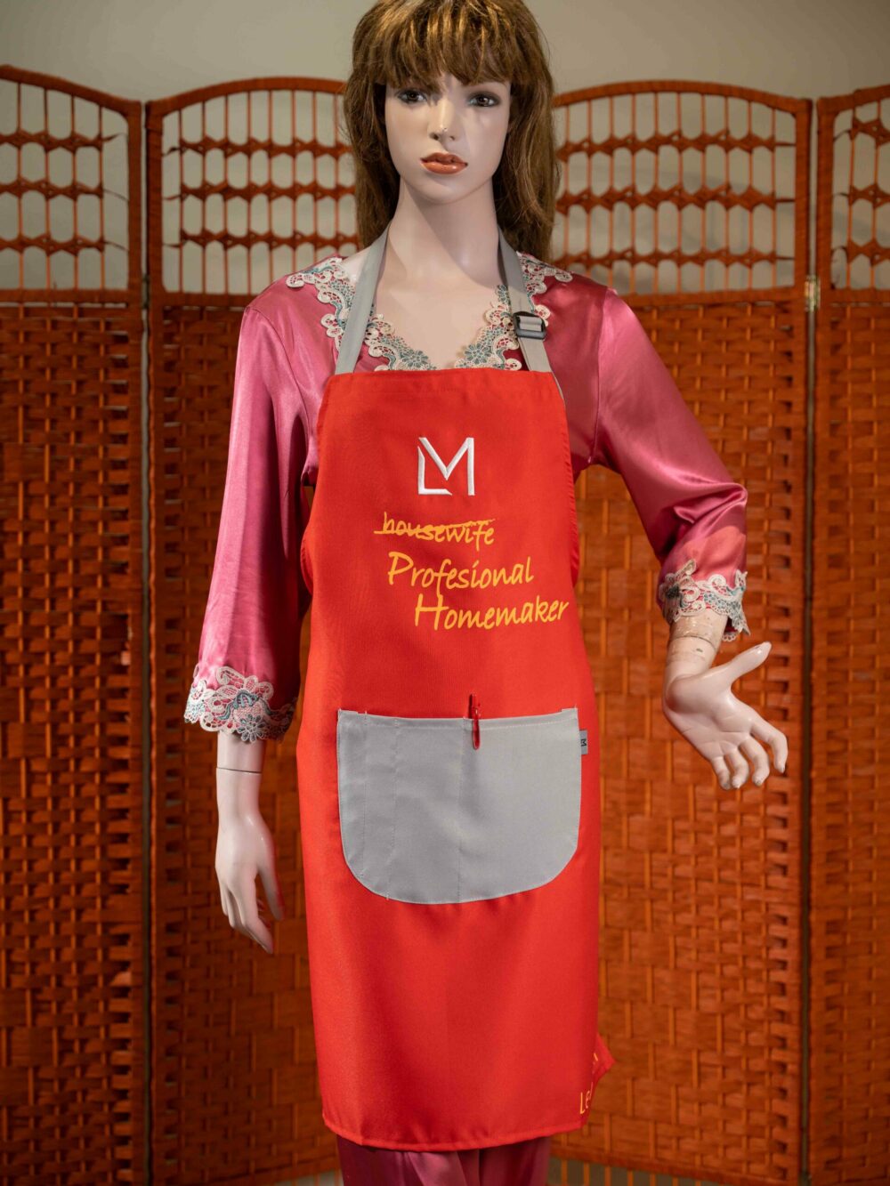 NEW EXCLUSIVE APRON - Image 2