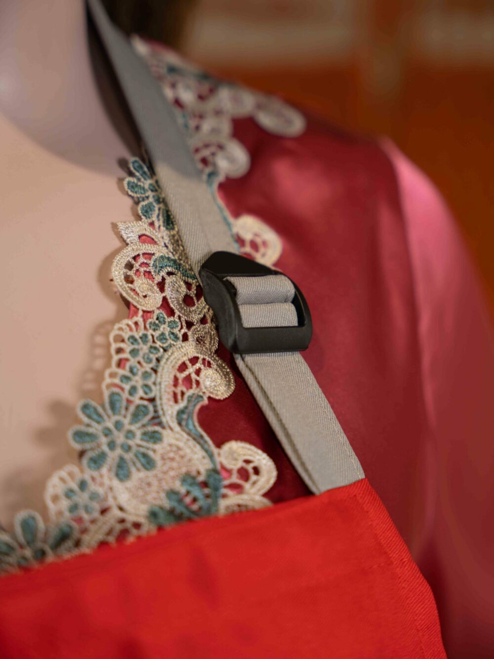 NEW EXCLUSIVE APRON - Image 4